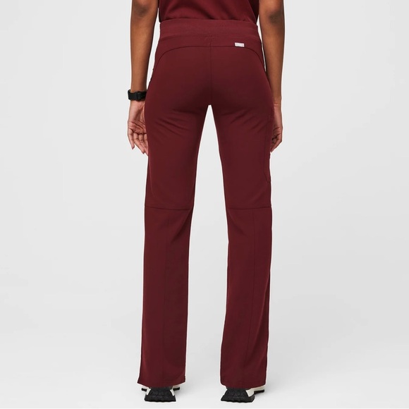 FIGS Kade Cargo Scrub Pants, Large Petite - Picture 3 of 3